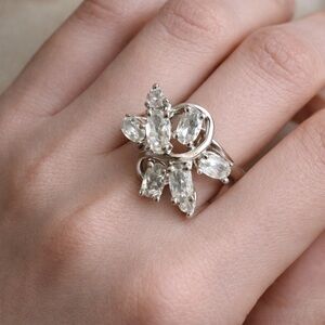 ❤️❤️🌟 White Topaz and Silver Floral Ring
